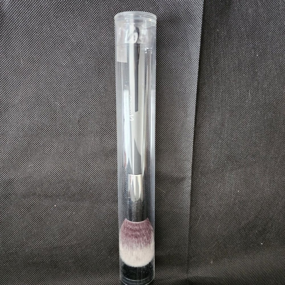 It Cosmetics Heavenly Luxe Radiance Wand Brush No.14